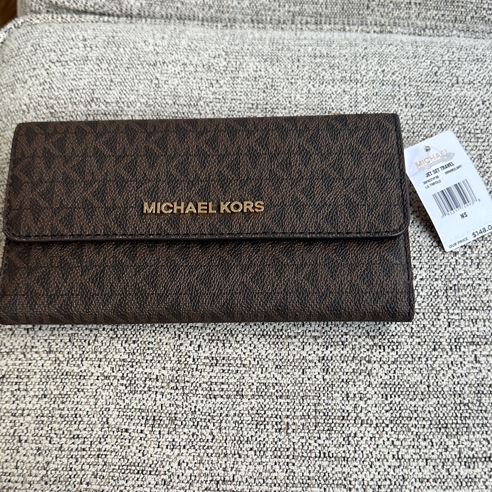 BRAND NEW WITH TAGS!!  Michael Kors Dark Brown Key & Card Holder